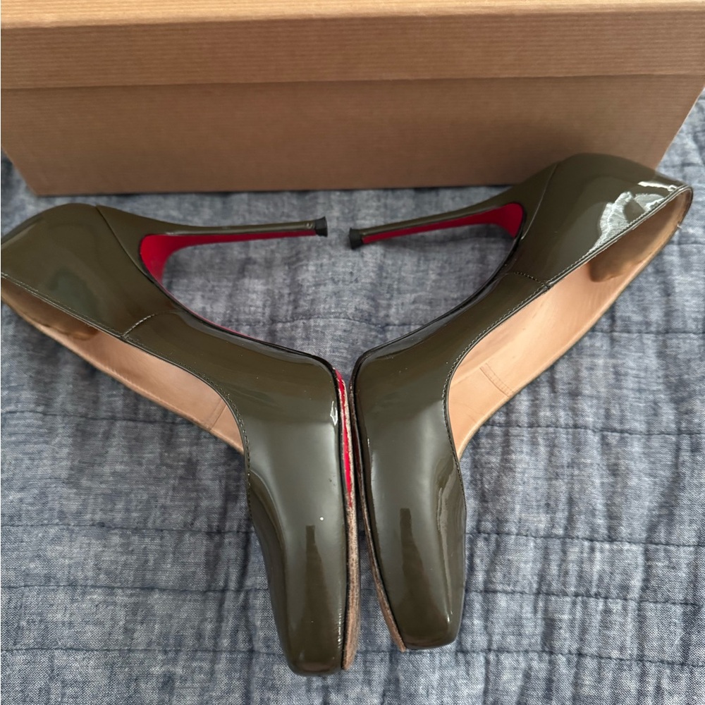 Christian Louboutin Olive Green Patent Pumps with Red Sole - Picture 5 of 6